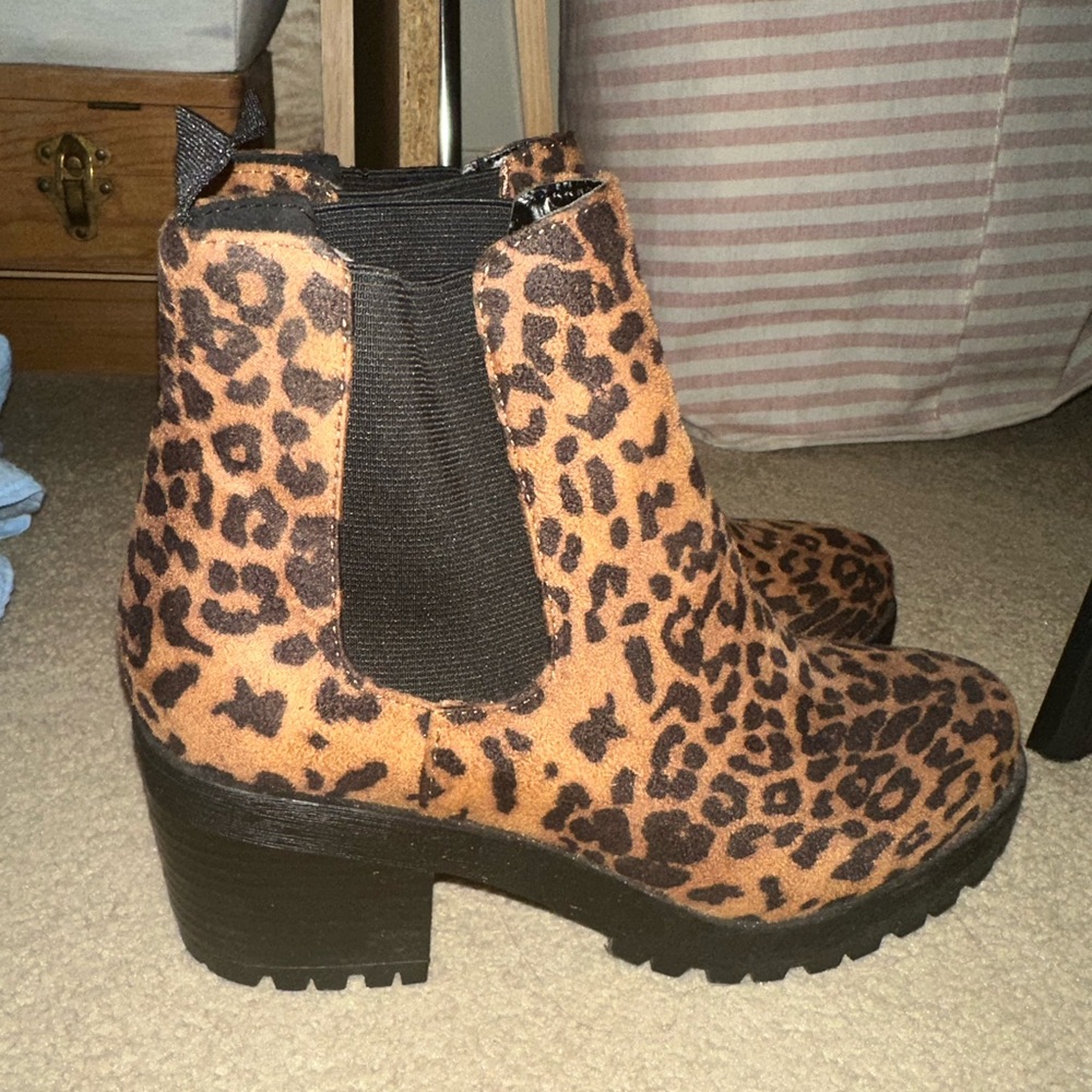 SODA Cheetah Print Booties